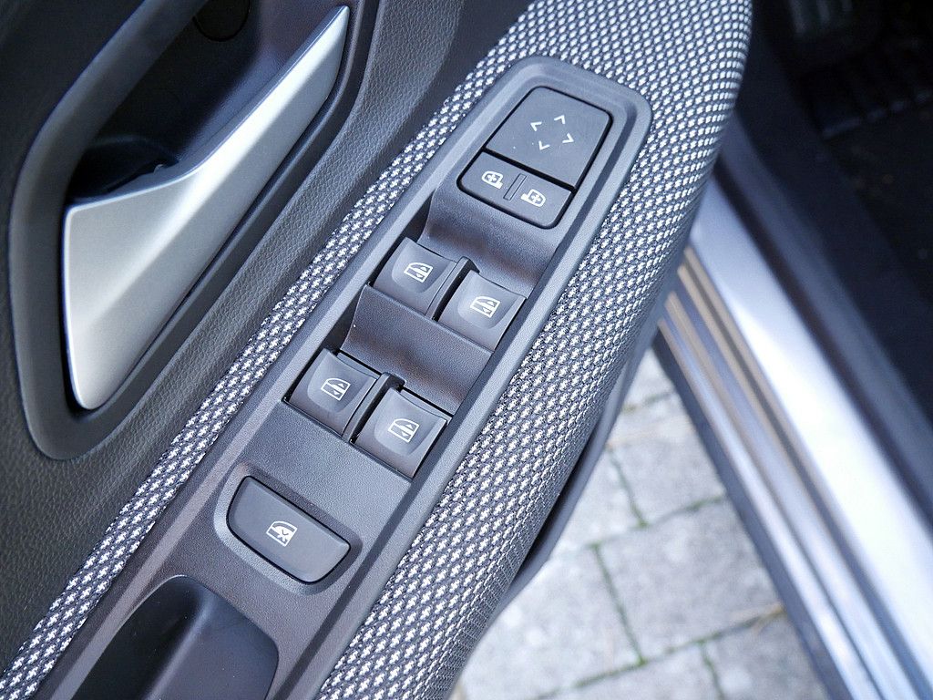 Fahrzeugabbildung Dacia Sandero Stepway Expression TCe 90 CVT Automatik