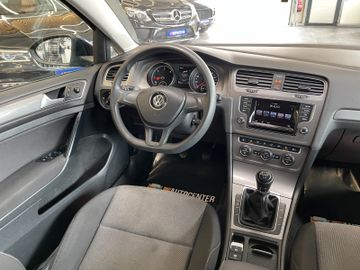 Volkswagen Golf VII Variant Trendline BlueTDI