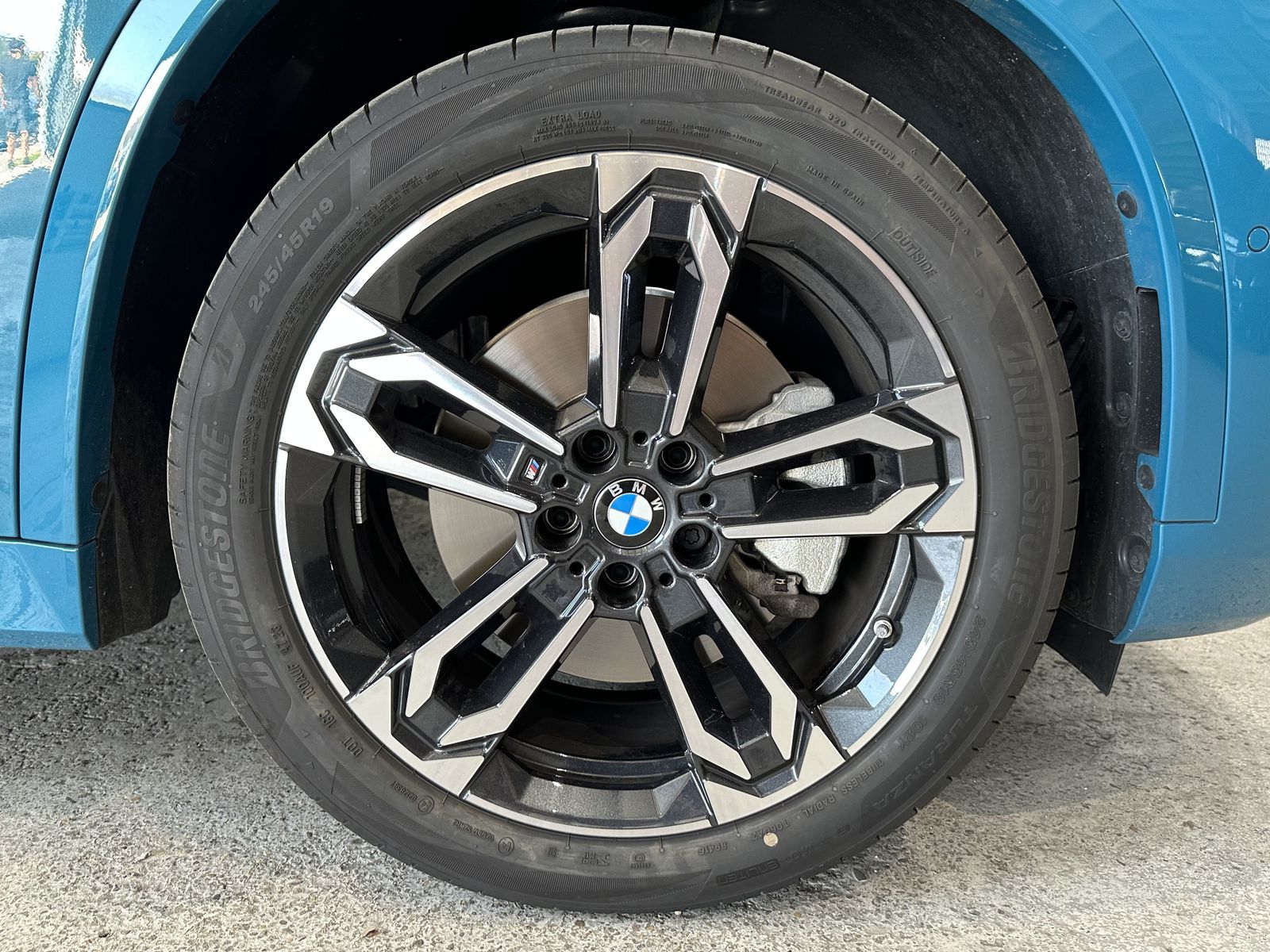 Fahrzeugabbildung BMW X1 xDrive23i M Sportpaket Head-Up 19" M LMR