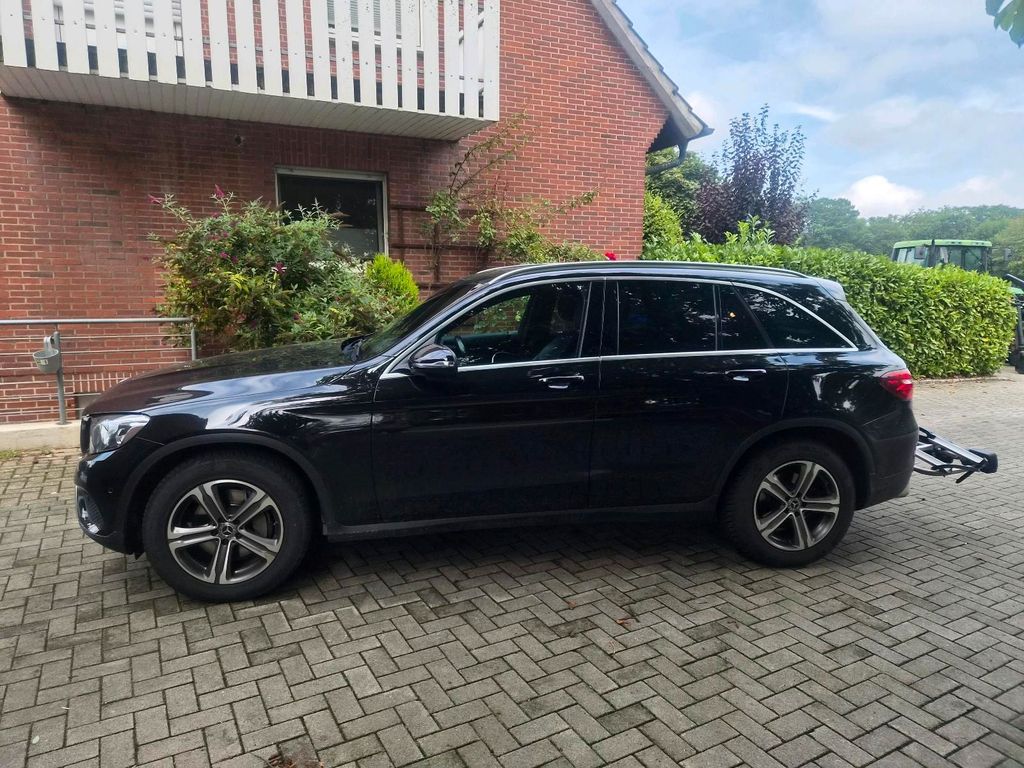 Image of Mercedes-Benz GLC 220
