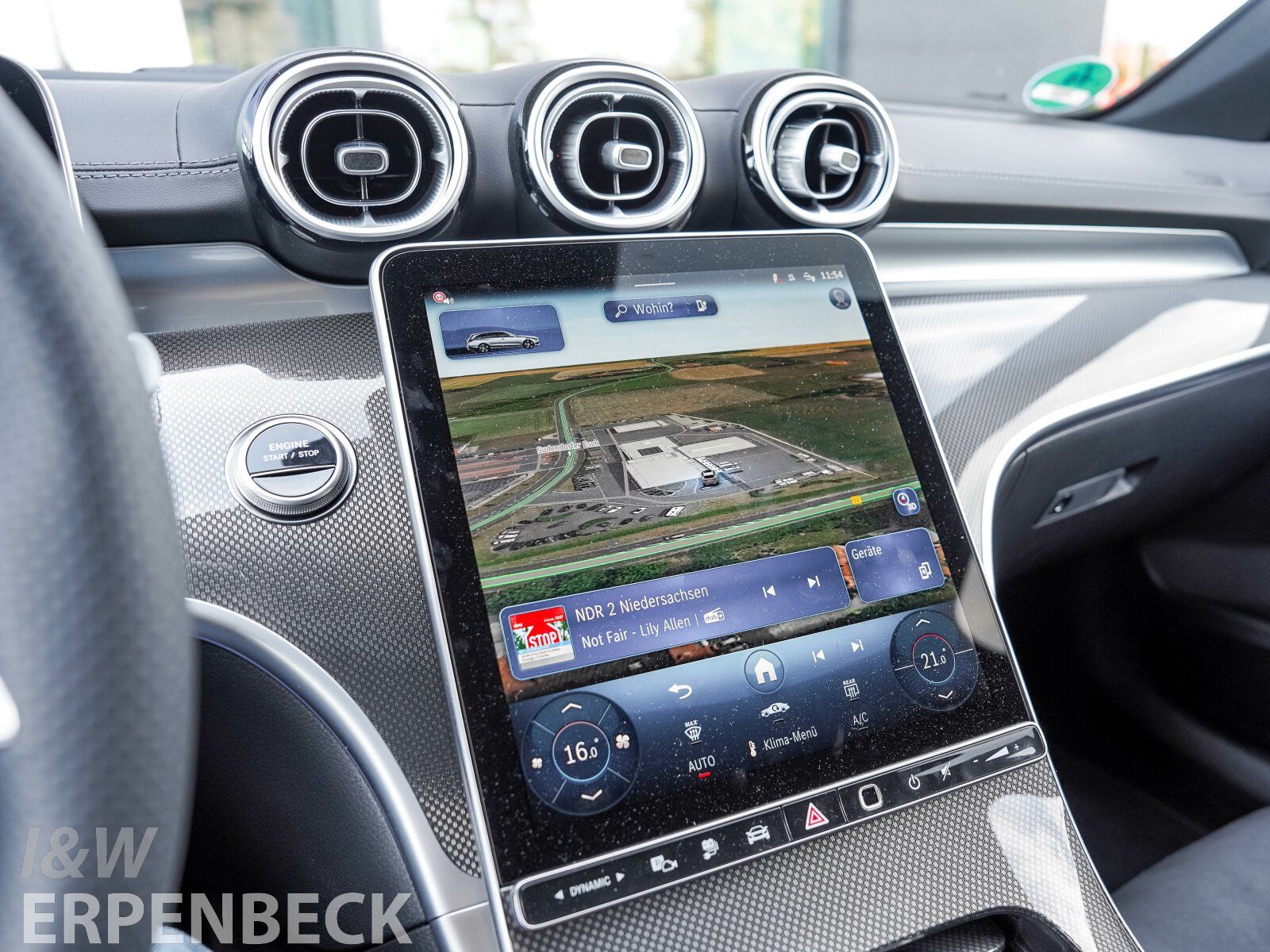 Fahrzeugabbildung Mercedes-Benz C 300 de T Edition AMG Distronic AHK Pano Memory