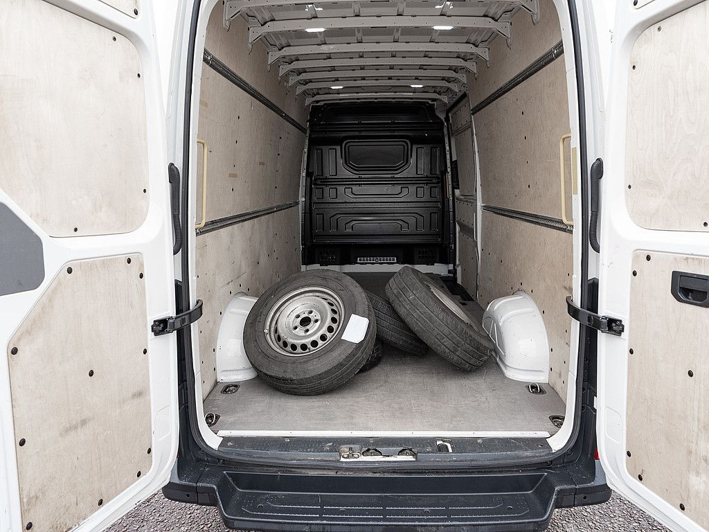 Fahrzeugabbildung Volkswagen Crafter 35 2.0 TDI Hoch Lang NAVI KAMERA APP-CON