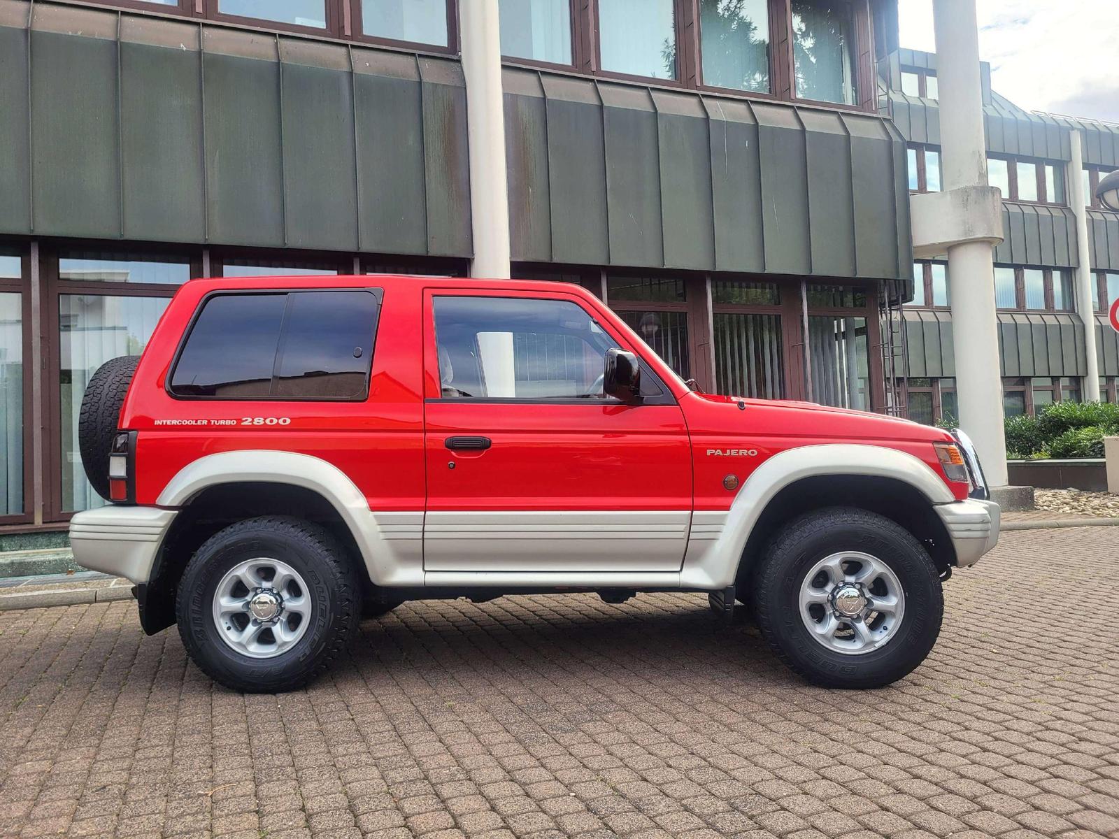 MITSUBISHI PAJERO 2800 TD - 125 ch - 4X4 - BVM - ATTELAGE FIXE