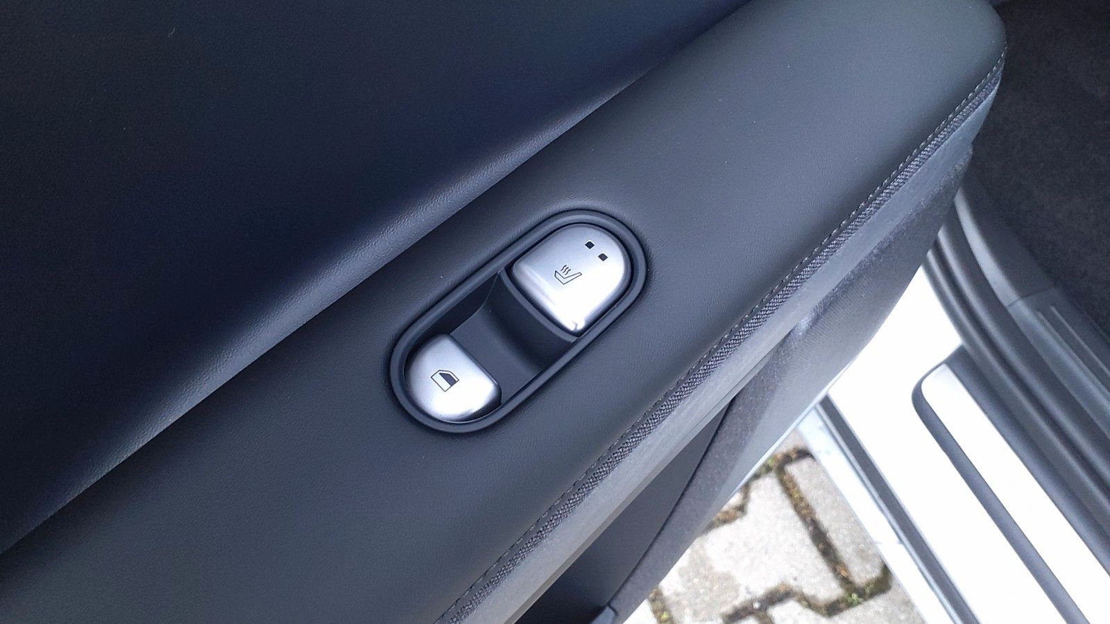 Fahrzeugabbildung Hyundai IONIQ 5 4WD 77,4 UNIQ Assist & Relax-P. 20"Alu