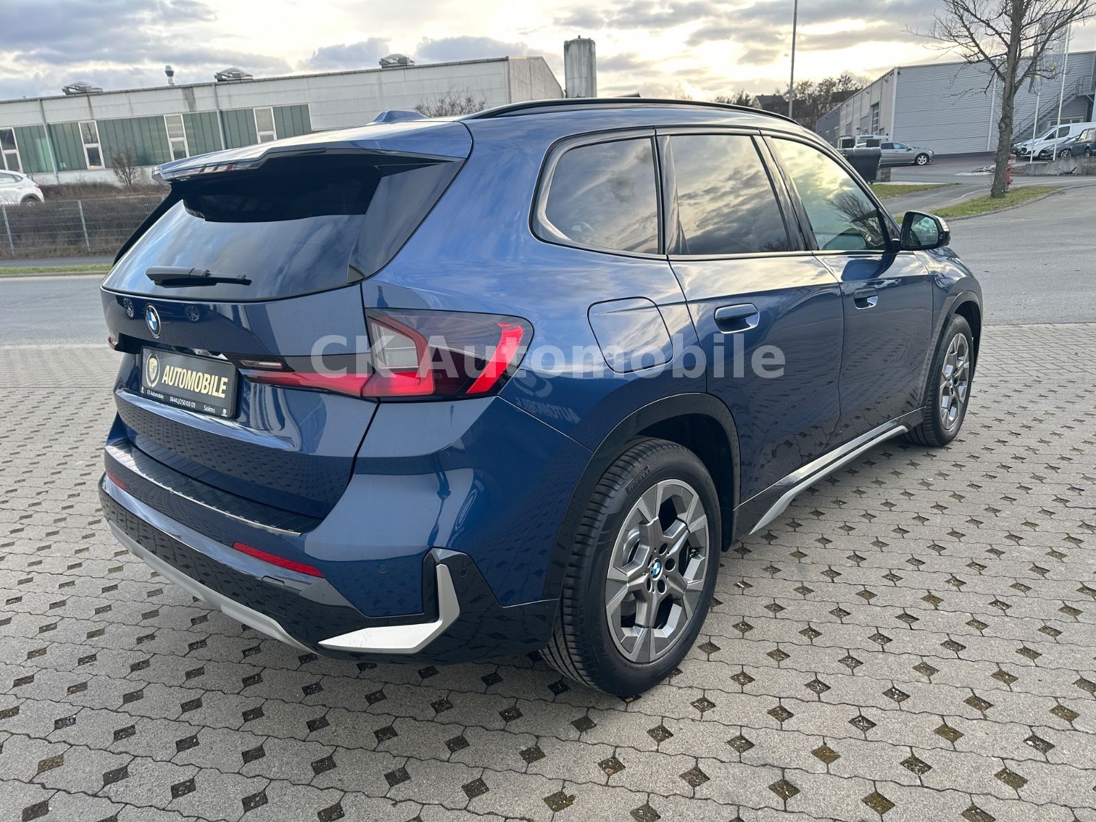 Fahrzeugabbildung BMW X1 20d xDrive xLine/Navi/Head-Up/Pano/LED/360°