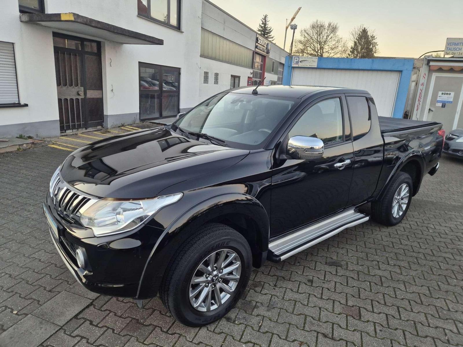 Mitsubishi L200 Plus Club Cab 4WD *AHK 3.0 To. / Top Optik*