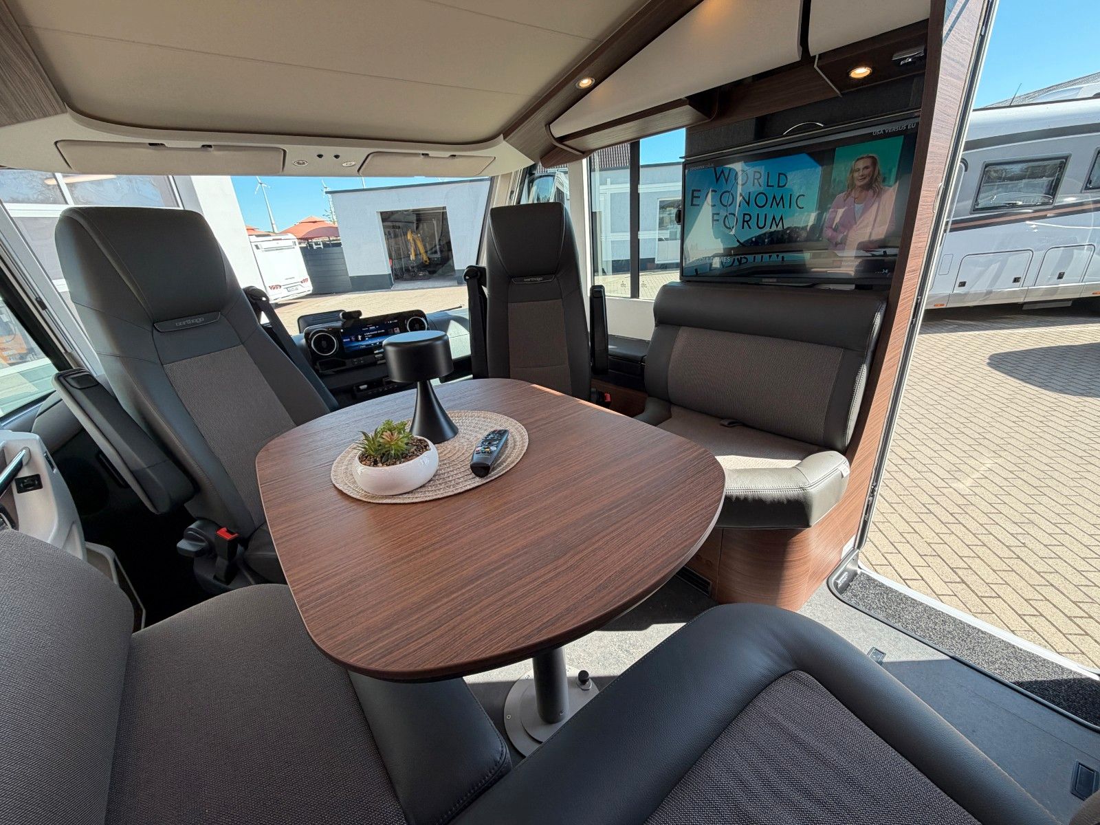 Fahrzeugabbildung Carthago chic c-line I 4.9 LE L Cortina Silverline