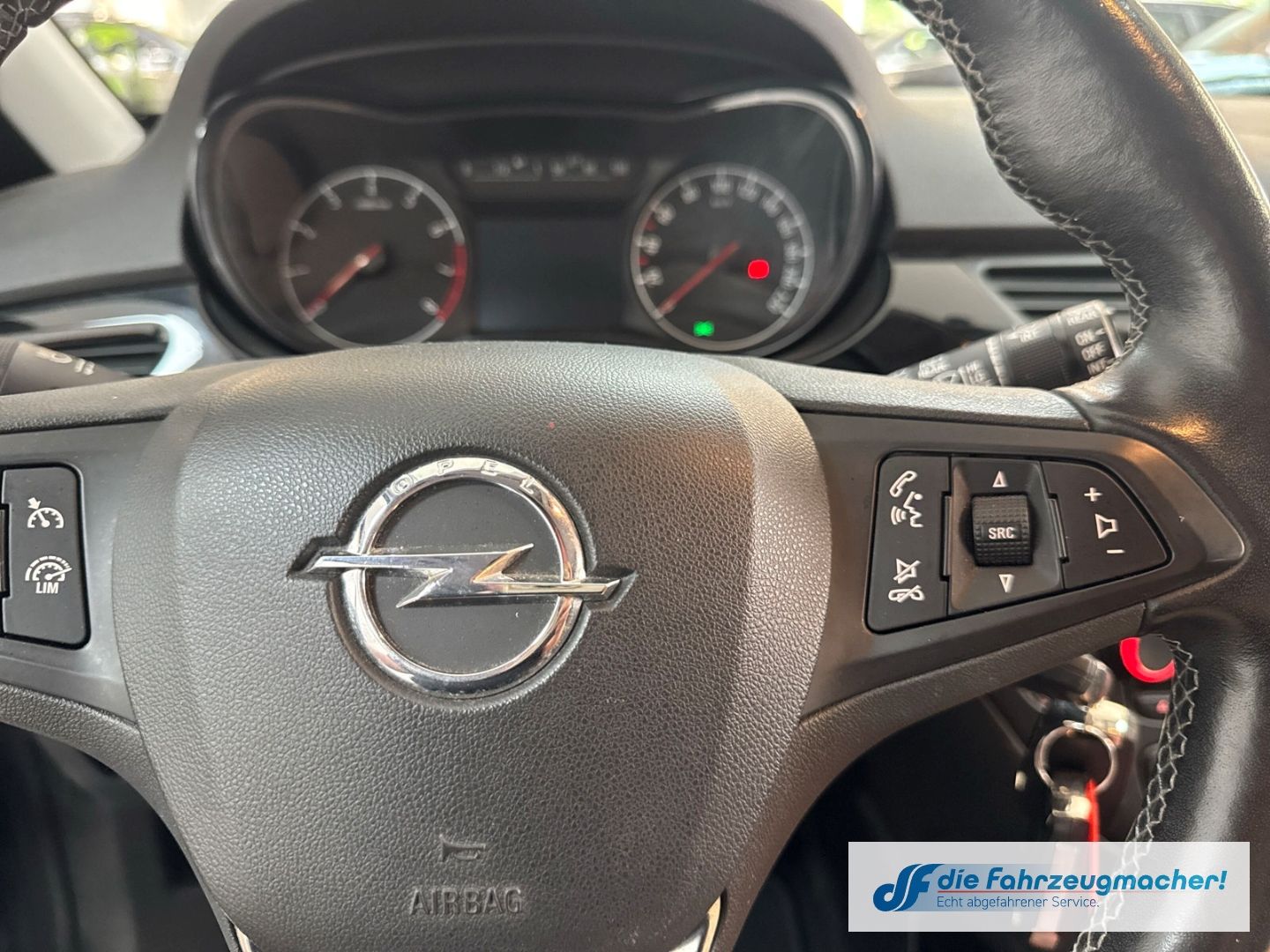 Fahrzeugabbildung Opel Corsa E Active SHZ LenkradHZG Temp PDC Berganfah