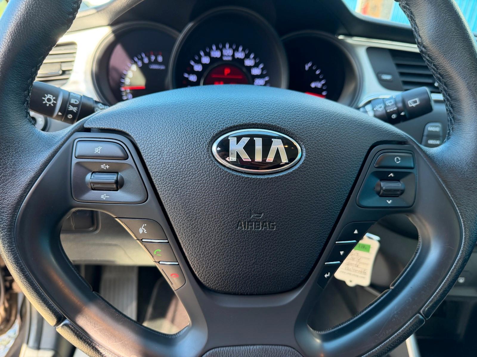 Kia Cee'd Sportswagon**Automatik**90 TKM**Kamera**Le