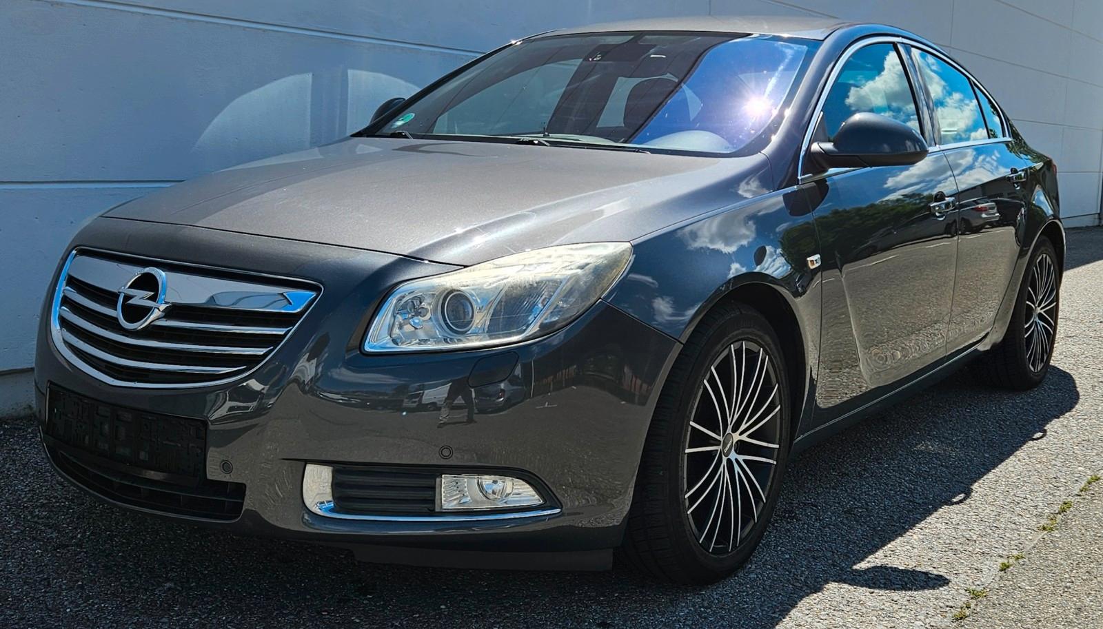 Opel Insignia A Lim. Cosmo 4x4*LEDER*NAVI*XENON*PDC*