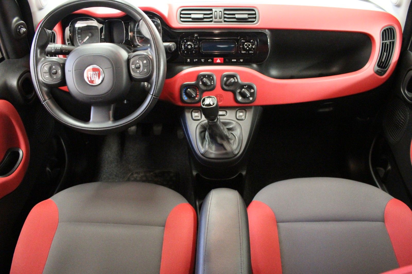 Fahrzeugabbildung Fiat Panda  Lounge 1.2