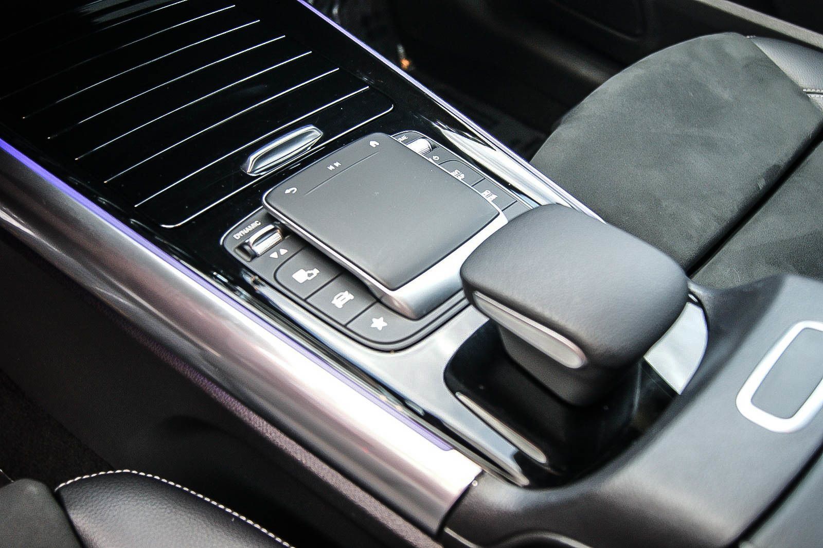 Fahrzeugabbildung Mercedes-Benz B 180 Edition AMG-LINE ANHÄNGERKPPLG NIGHT-PAKET