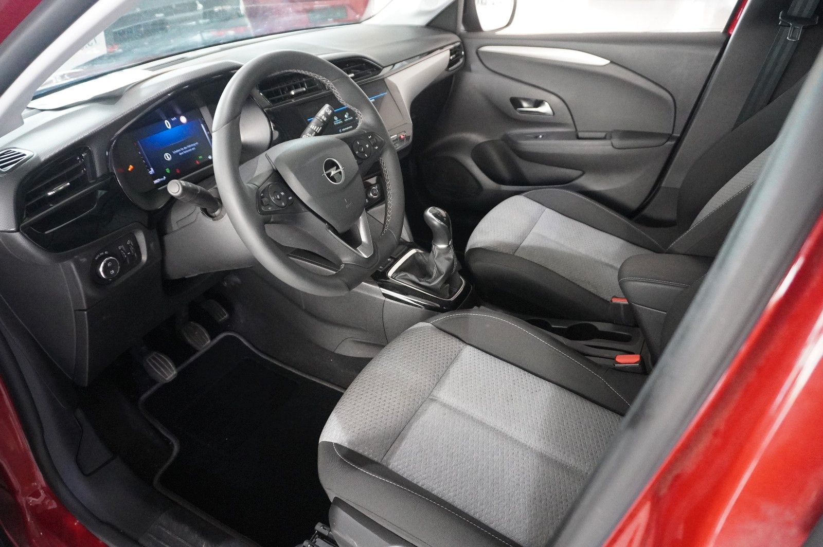 Fahrzeugabbildung Opel Corsa F 1.2 FACELIFT NAVI/LED/KAMERA/VIRT/SH/DAB