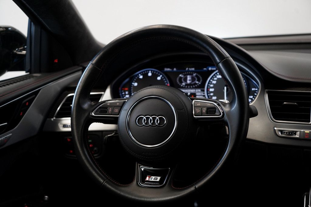 Audi S8