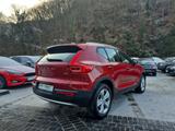 Volvo XC40 Core 2WD - rote Volvo XC40