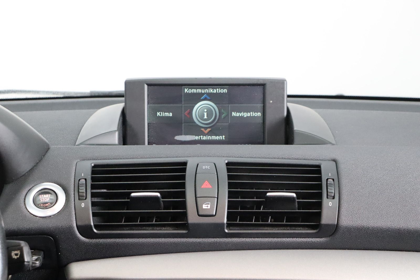 Fahrzeugabbildung BMW 118 d * Navi * Schiebedach