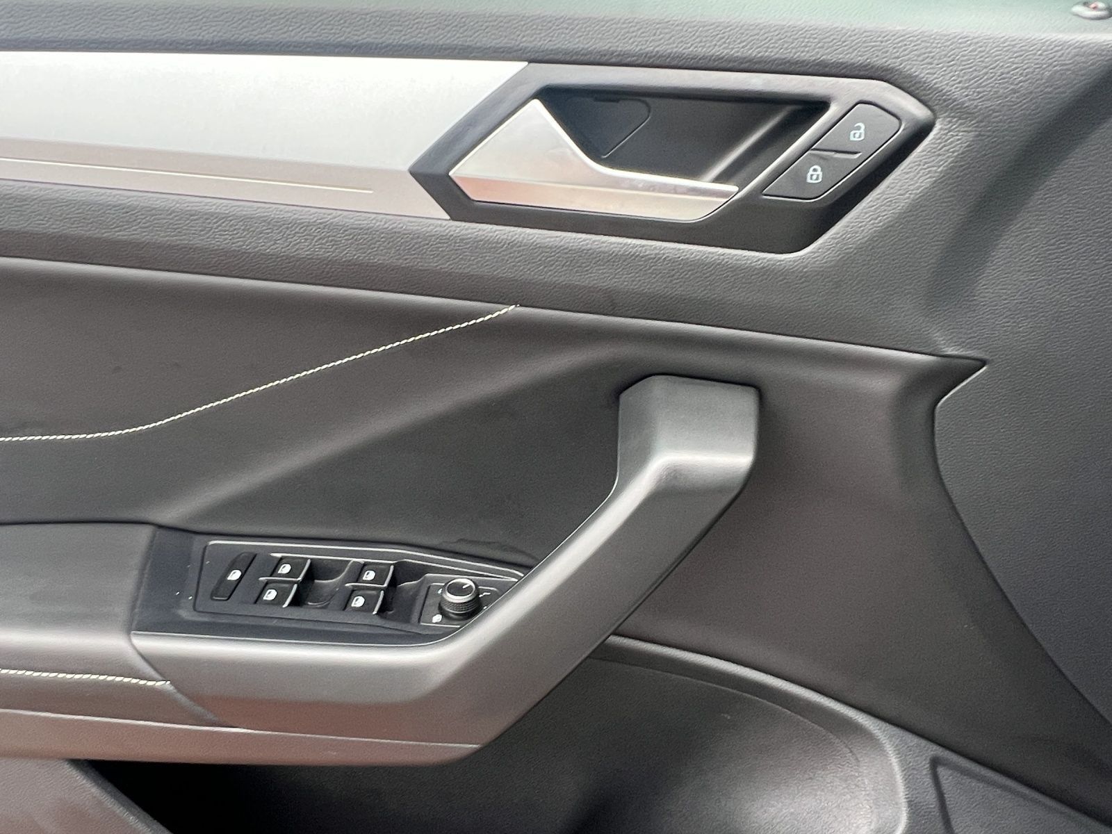 Volkswagen T-Roc - Bild 8