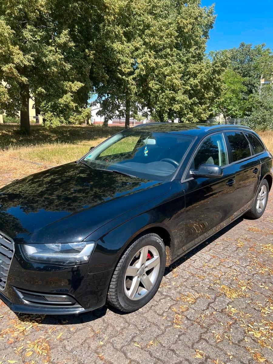 Audi A4 2012 — photo 9