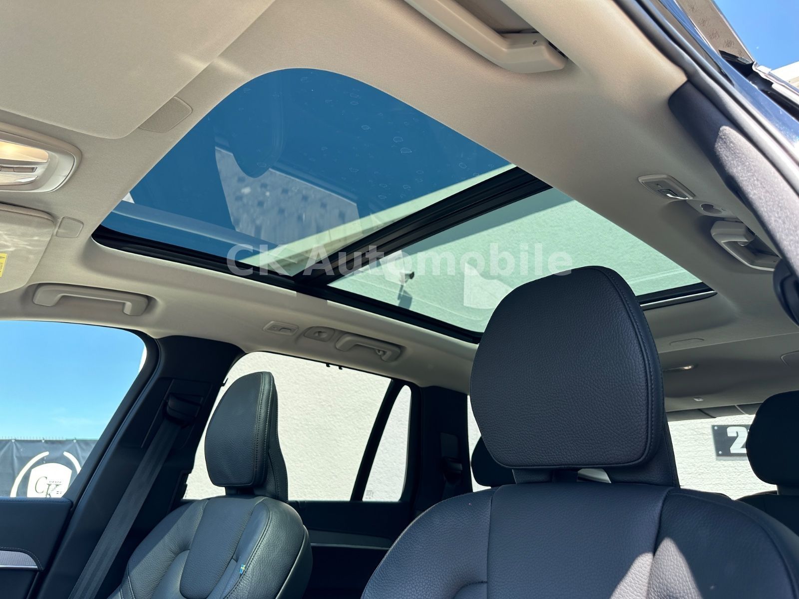 Fahrzeugabbildung Volvo XC90 B5 Plus Bright AWD 7Sitze/Navi/Pano/360°Kam