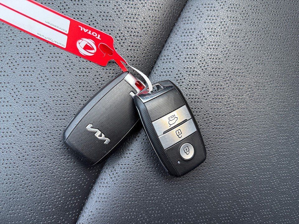 Fahrzeugabbildung Kia PICANTO 1.2 GT LINE 1HD GARANTIE LEDER+NAV+KAMER