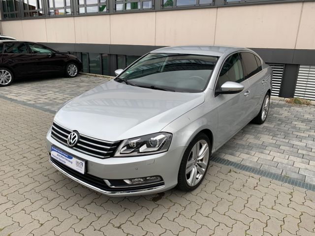 Volkswagen Passat Lim. Highline BlueMotion ~ Navi~PDC~Leder