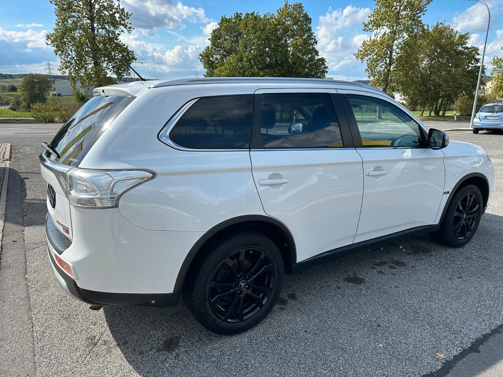 MITSUBISHI OUTLANDER - DIAMANT EDITION - 4WD - 150 CV - BVM
