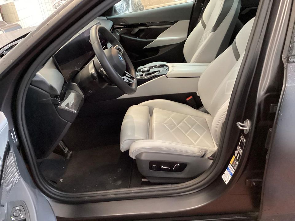 BMW 530e xDrive Touring M Sport + GARANTIE-bis-11.29 imagem 3