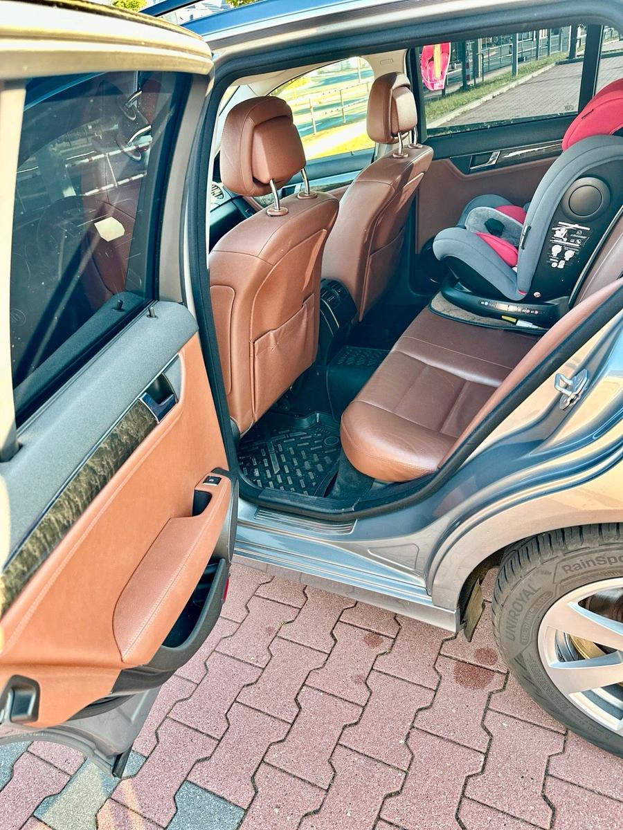 Mercedes-Benz C220 2012 — photo 7