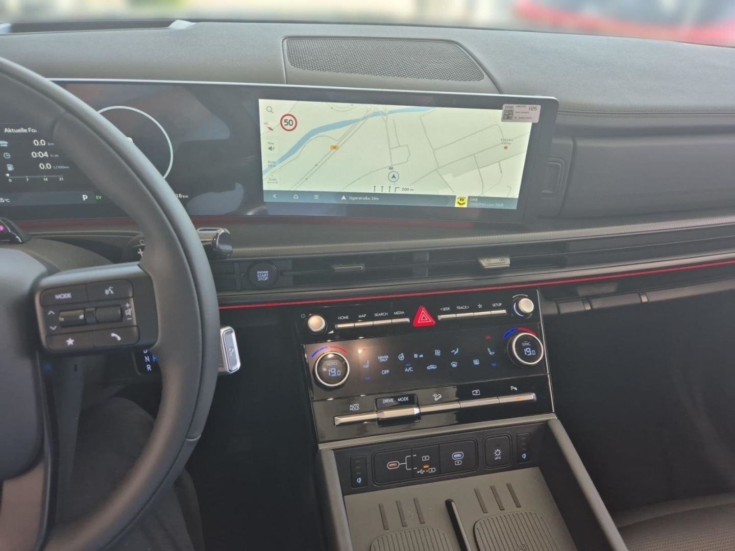 Fahrzeugabbildung Hyundai SANTA FE HEV 1.6 T-GDI Blackline Glas-Schiebedac