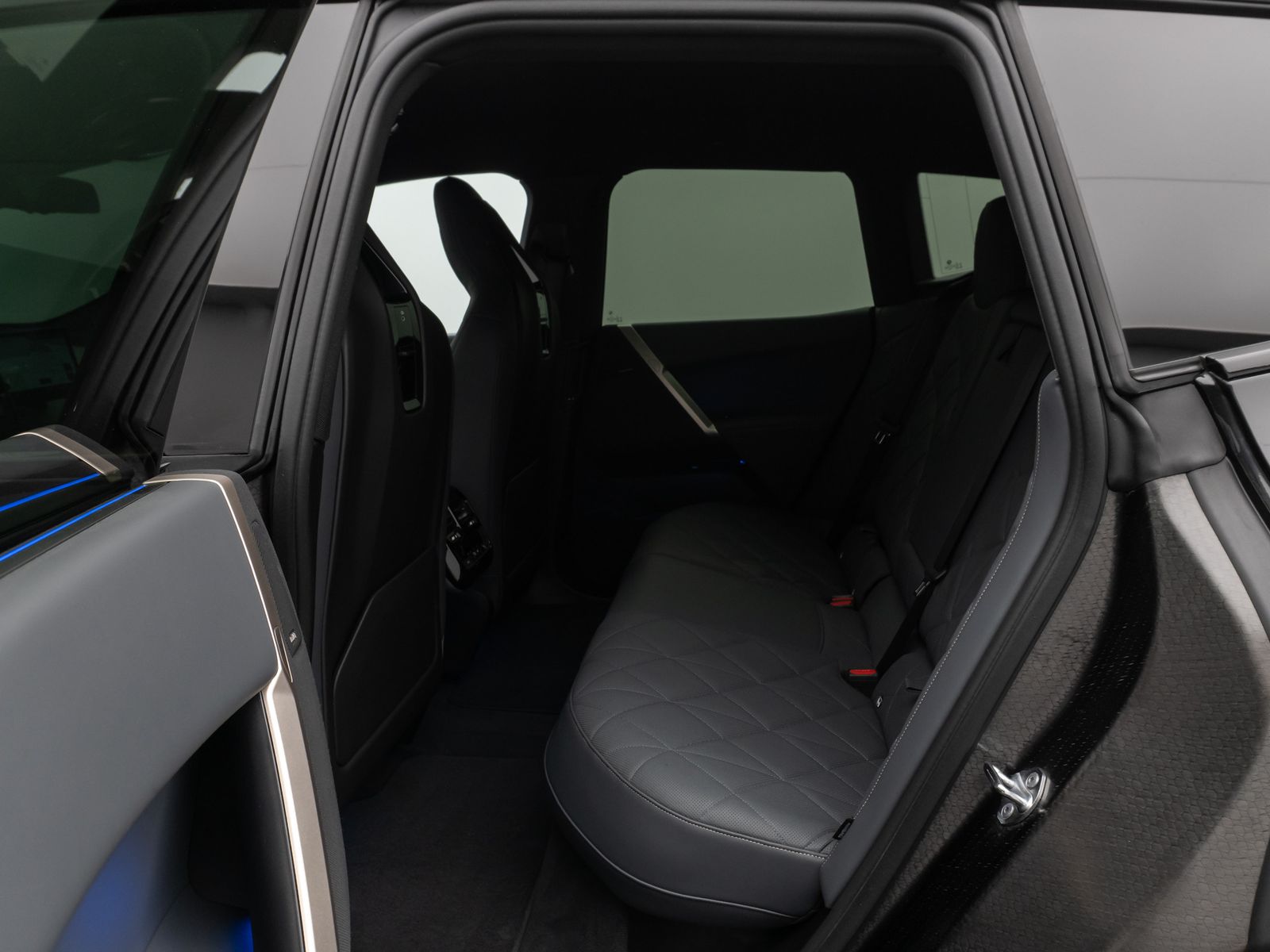 Fahrzeugabbildung BMW iX xD40 Sport 360°Laser H/K DAB AHK ACC 22Zoll