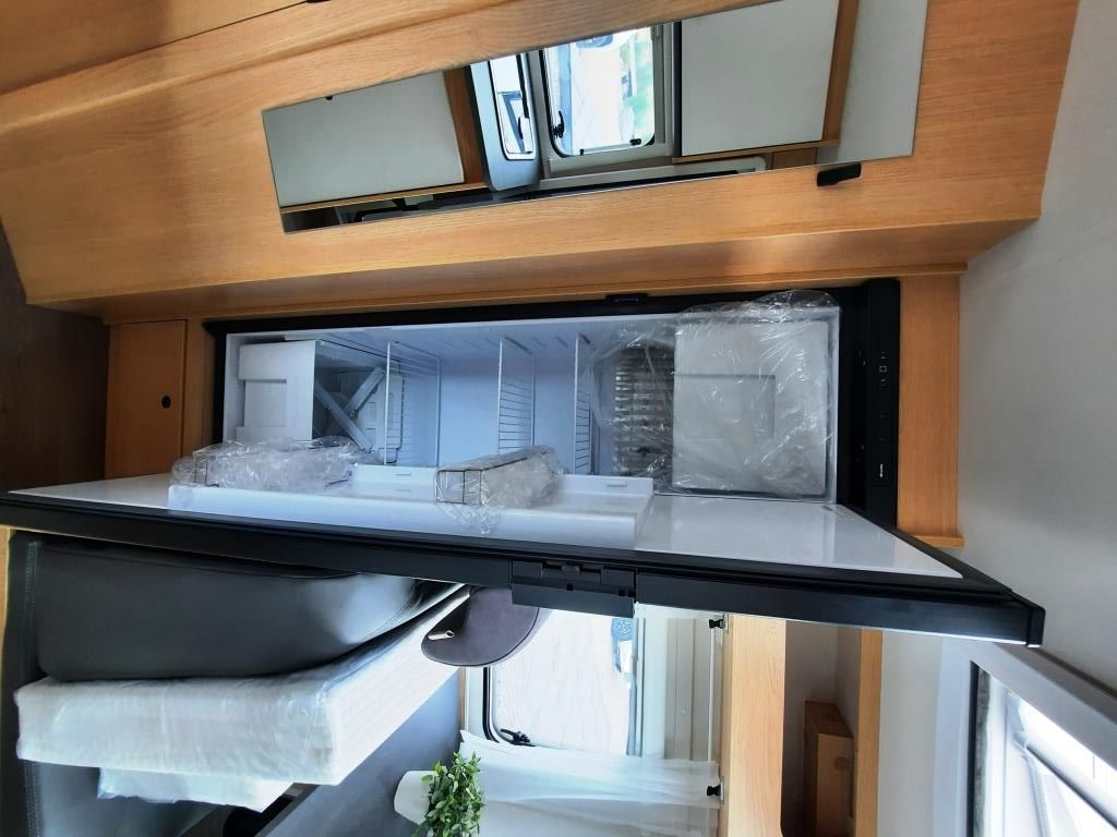 Fahrzeug Übersicht 8 Fahrzeugabbildung Sunlight V 67S ADVENTURE EDITION Verfüg./Sparen Sie 4.995