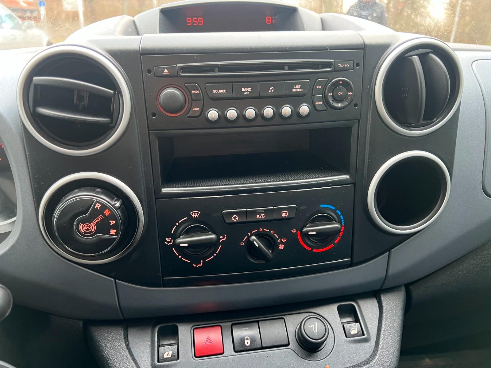 Citroën Berlingo Automatik Tüv 11.2027 neue All-Season