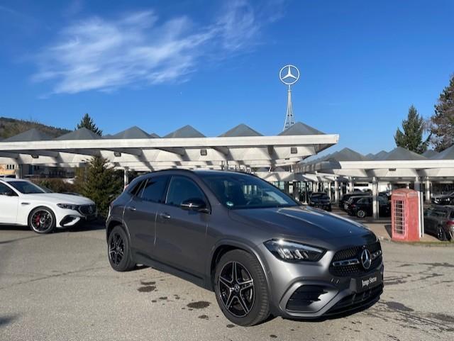 Mercedes-Benz GLA 200 AMG Sport Night Distr Pano AHK 360 19''