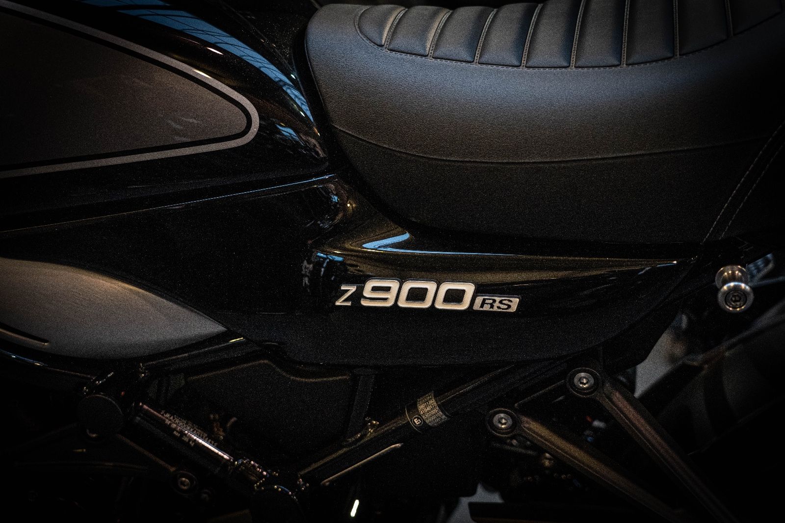 Fahrzeugabbildung Kawasaki Z 900 RS Tageszulassung   4 Jahre Garantie