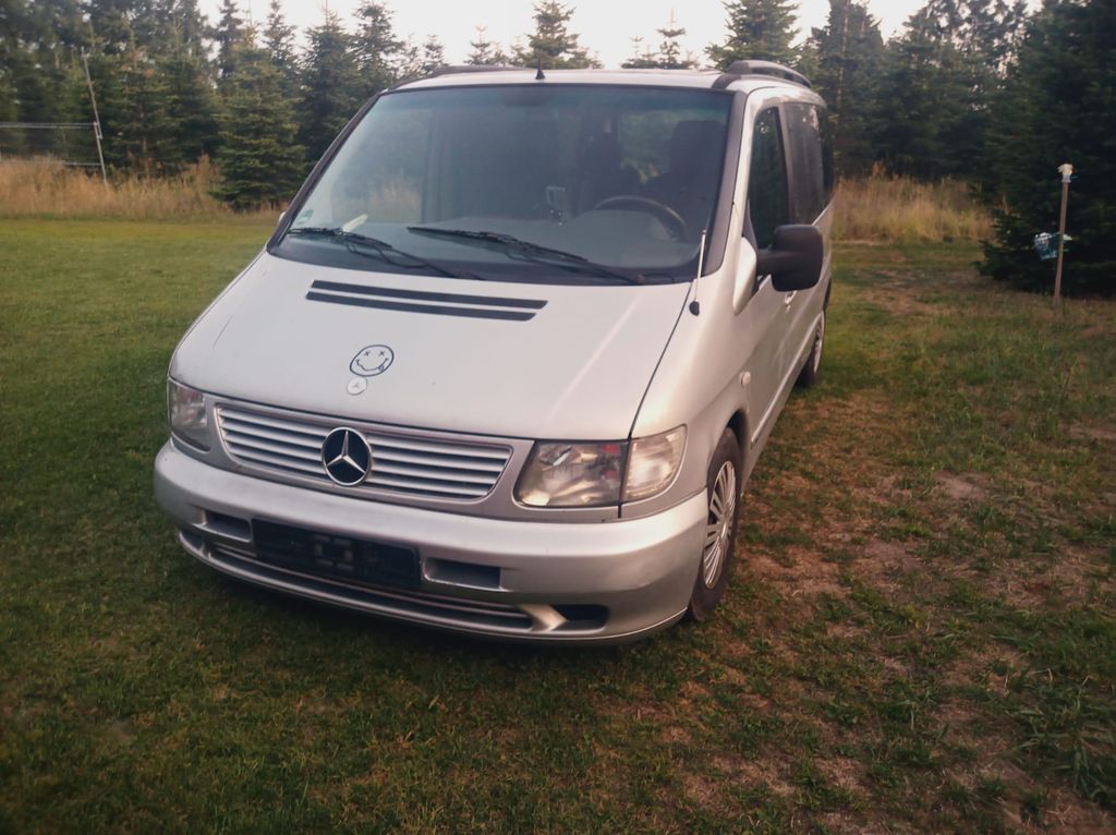 Mercedes-Benz V 220