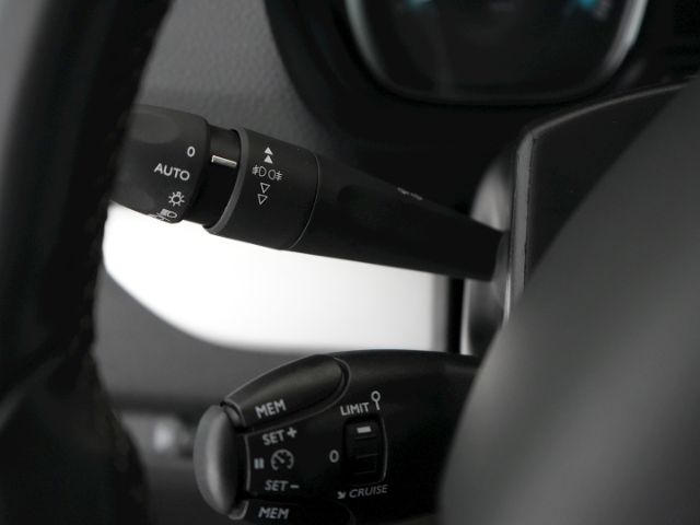 Zafira Life e TOURER M 75kWh AT 6-SITZER+BI XENO