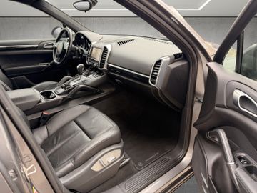 Porsche Cayenne - 11