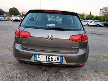 Volkswagen Golf - 11