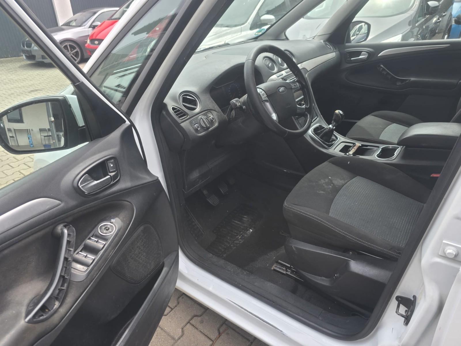 Ford Galaxy 2011 — photo 5
