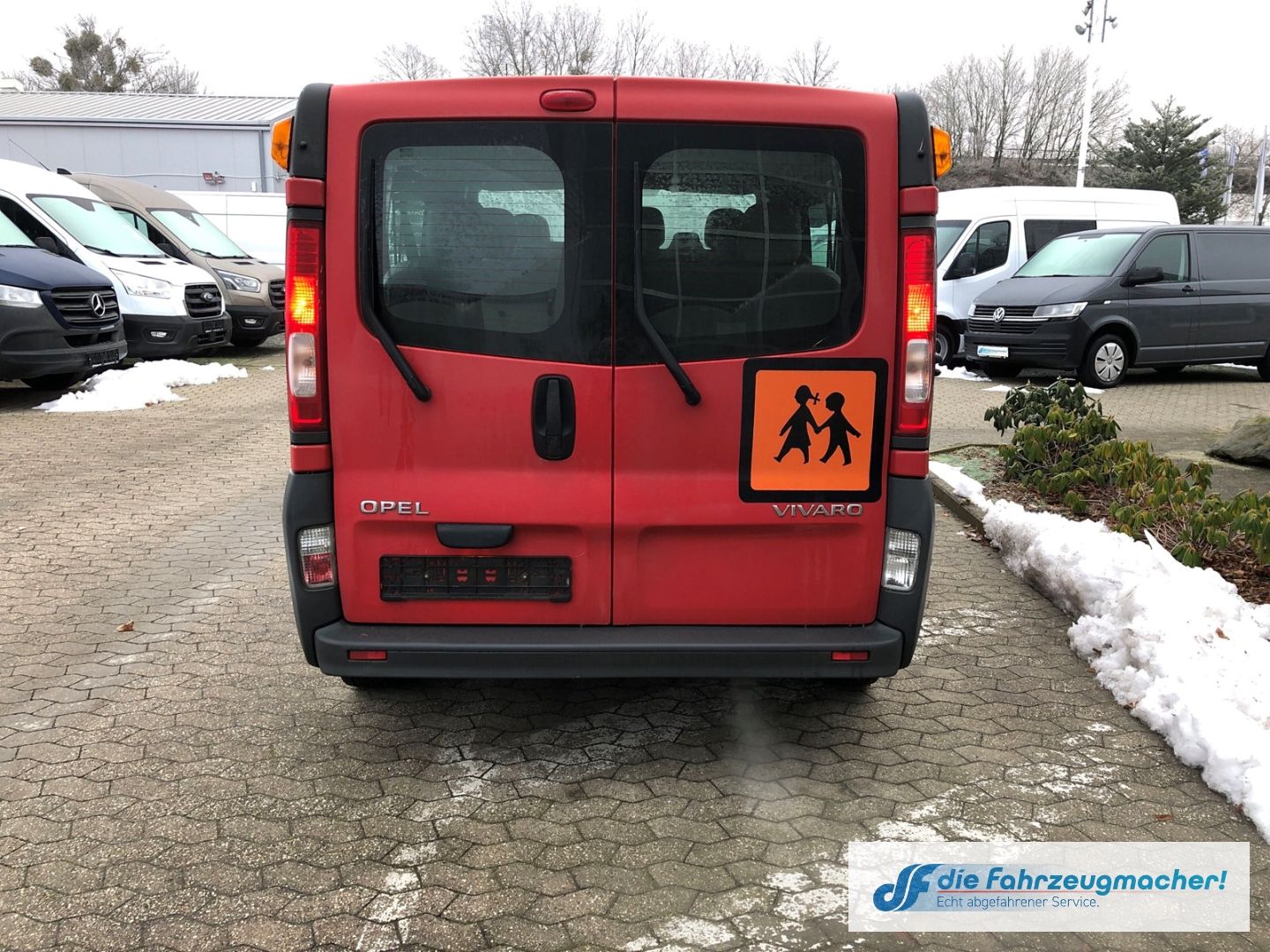 Fahrzeugabbildung Opel Vivaro Kasten Behindertengerecht 8022