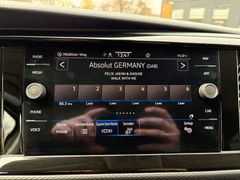 Fahrzeugabbildung Volkswagen T6.1 Multivan lang 4MOTION DSG - Standhzg*Navi!!