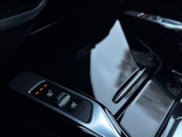 Kia Sorento 2.2D Platinum AWD DCT8 AHK NAV Glasdach