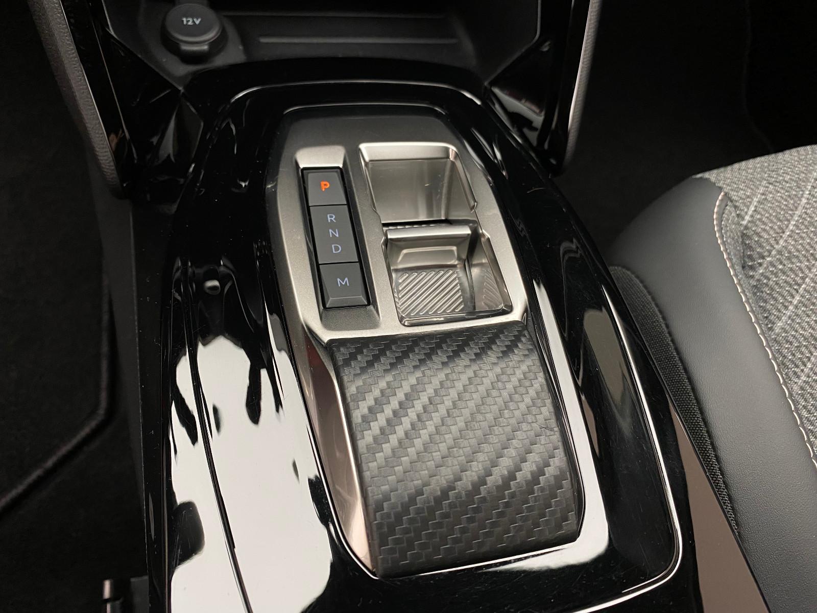 Peugeot 2008 Allure 1.2 Autom. LED Winterpaket AHK