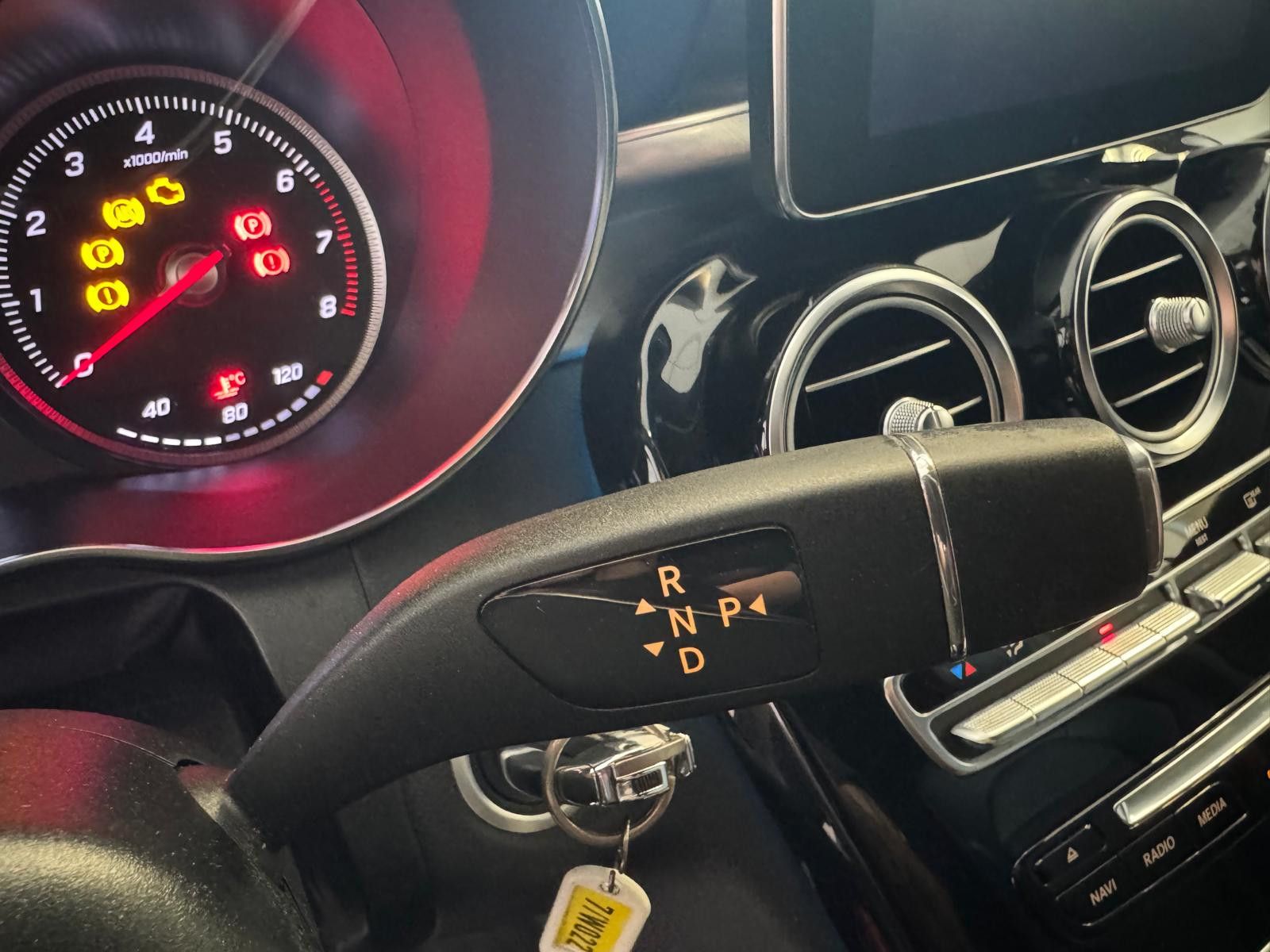 Fahrzeugabbildung Mercedes-Benz C 300 T-Modell/AMG LINE/PANORAMA/NAVI/BURMESTER