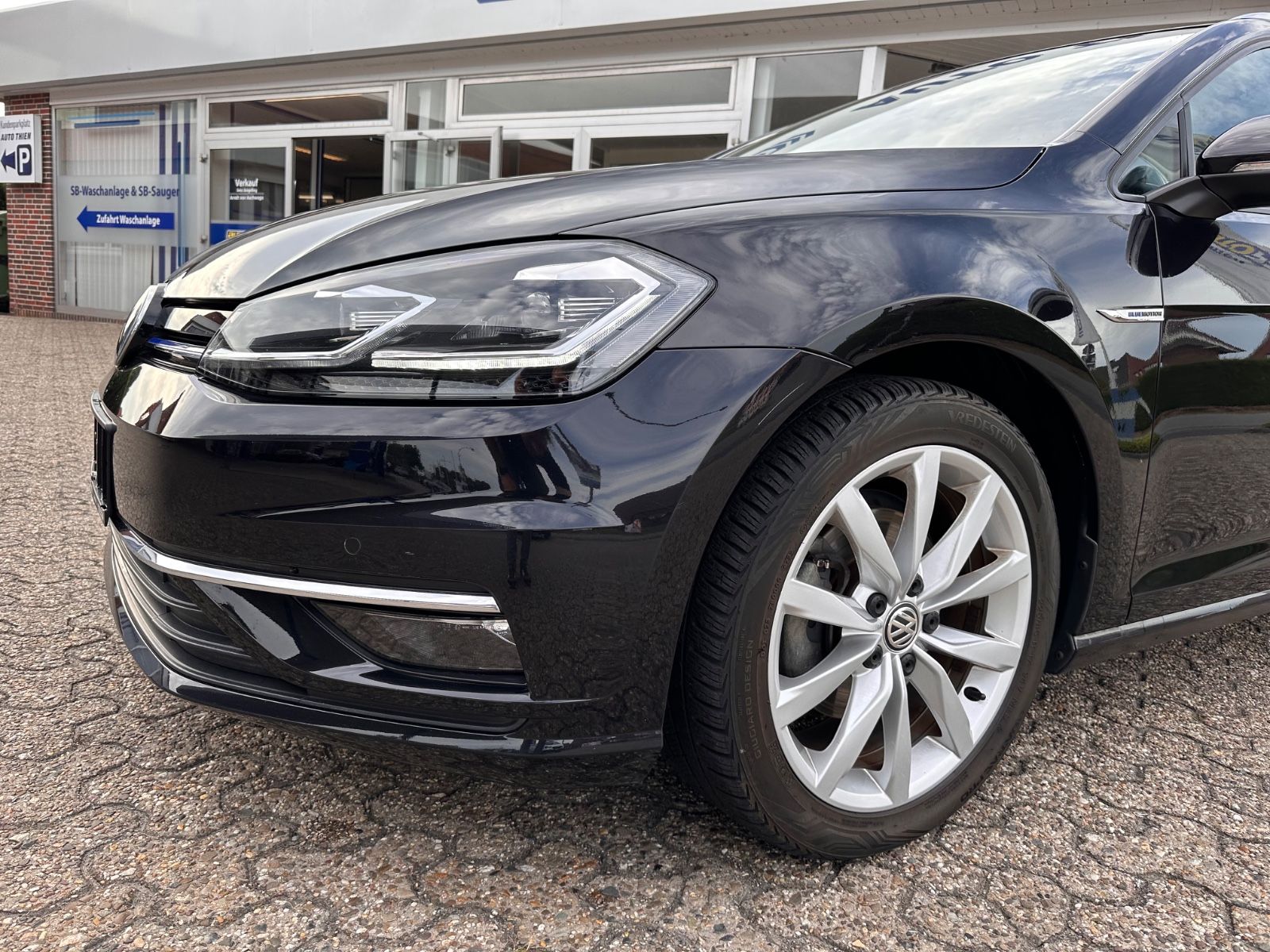 Fahrzeugabbildung Volkswagen Golf 1.5 Comfortline AHK/ACC/Pano/Navi/LED/Kamer