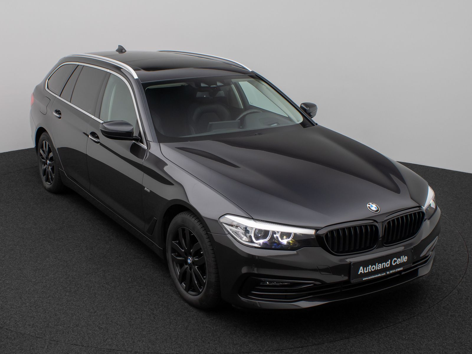 Fahrzeugabbildung BMW 530d xD SportLine Kamera Panorama HUD H/K Stndhz