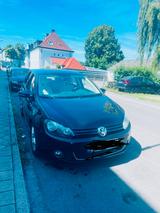 Volkswagen VW Golf 6 /1,4 Schwarz - Volkswagen Golf aus 2011 mit Benzin-Antrieb: Kombi, 1.4