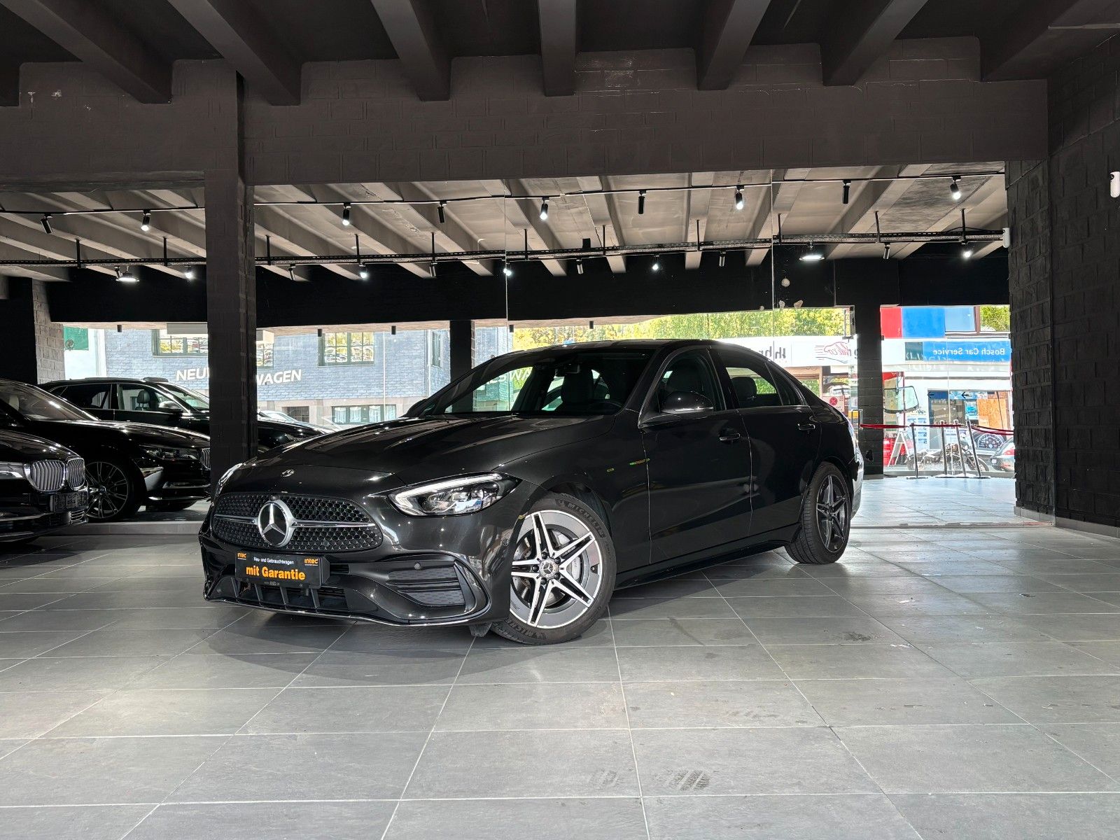 Fahrzeugabbildung Mercedes-Benz C 200 4Matic///AMG LINE//AMBIENTE/KAMERA/CARBON/