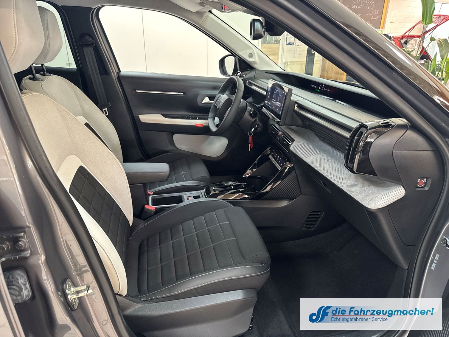 Fahrzeugabbildung Citroën C3 E 113 MAX HUD Navi Soundsystem LED Apple CarP