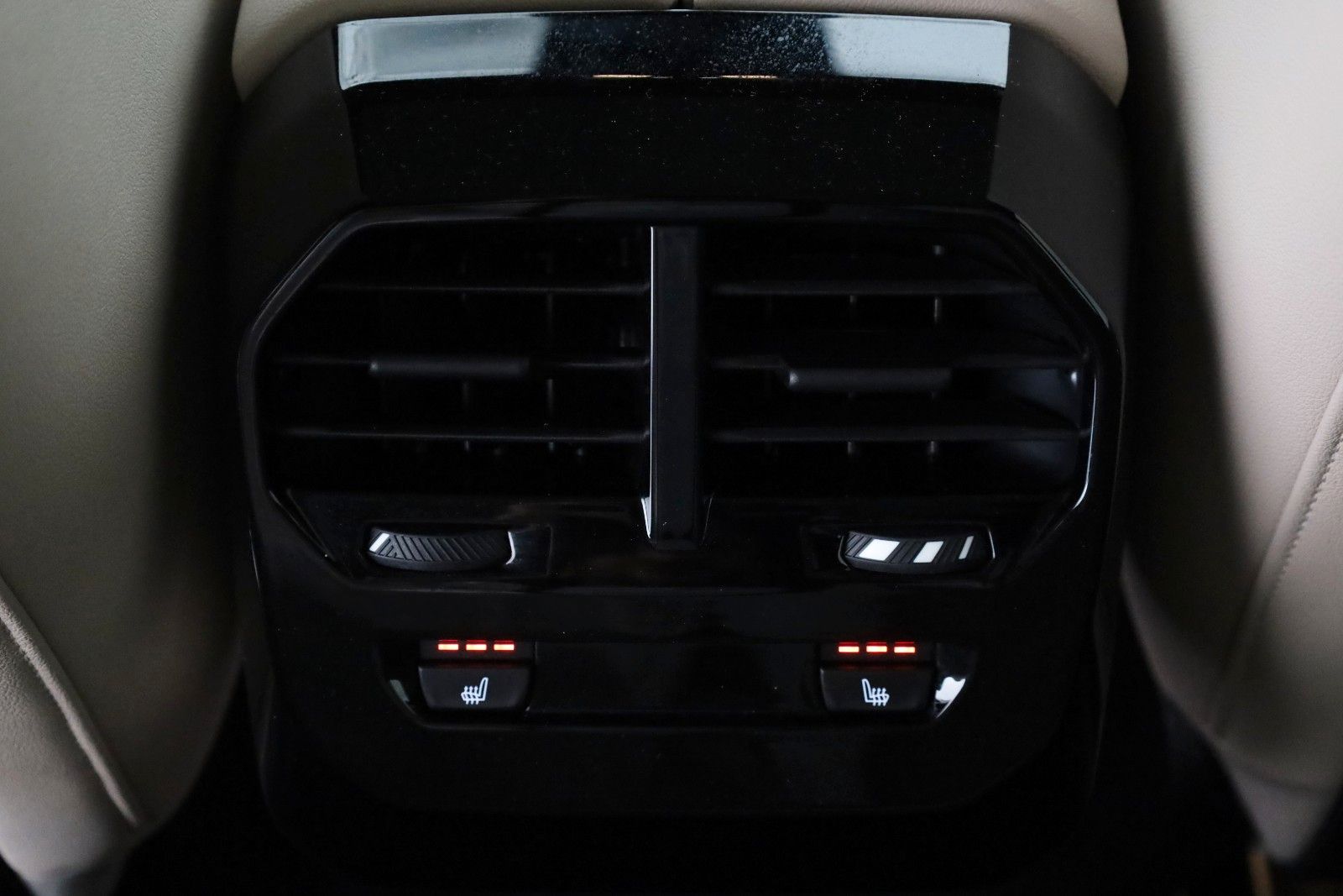 Fahrzeugabbildung BMW iX 50, Wärmekomfort,HUD,Laser,360K.,Pano,AHK,+WR